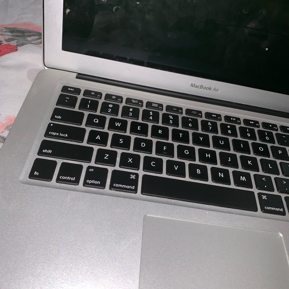 MacBook Air 13in 2015 8gb memory